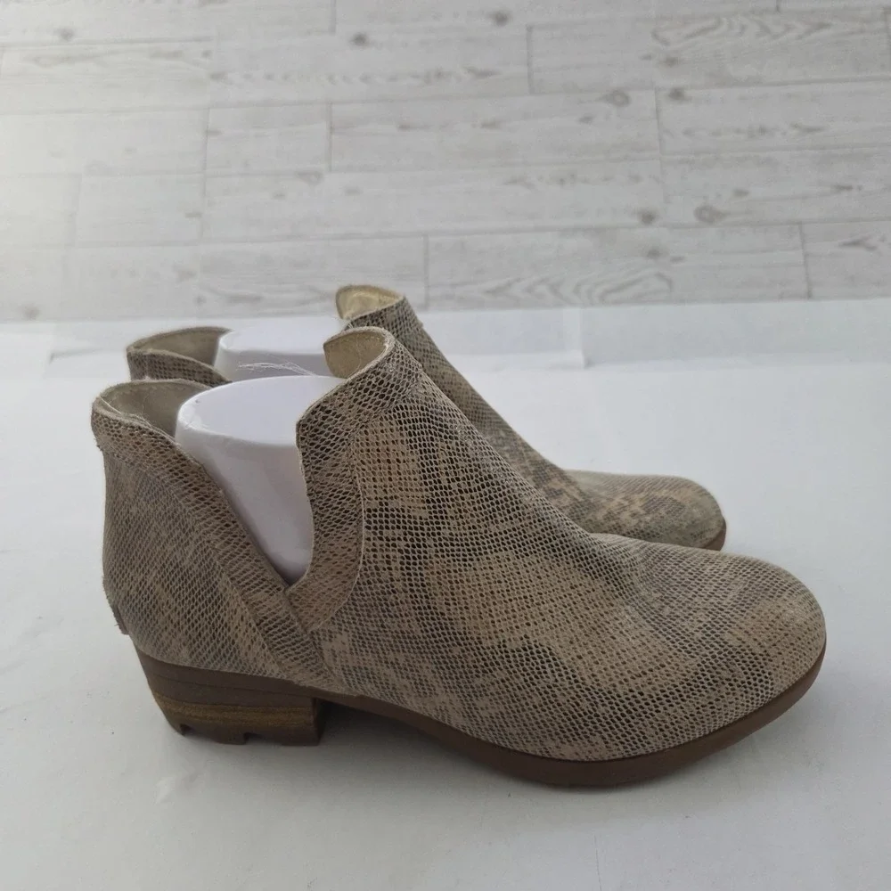 Sorel Ankle Boots Womens 9 Snake Print Chelsea Style Urban Western Casual Bootie